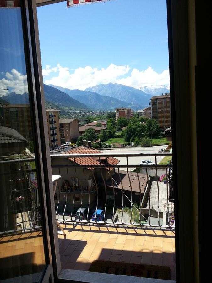 Arc En Ciel Lägenhet Aosta Exteriör bild